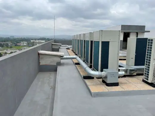 Unités de climatisation VRV en toiture