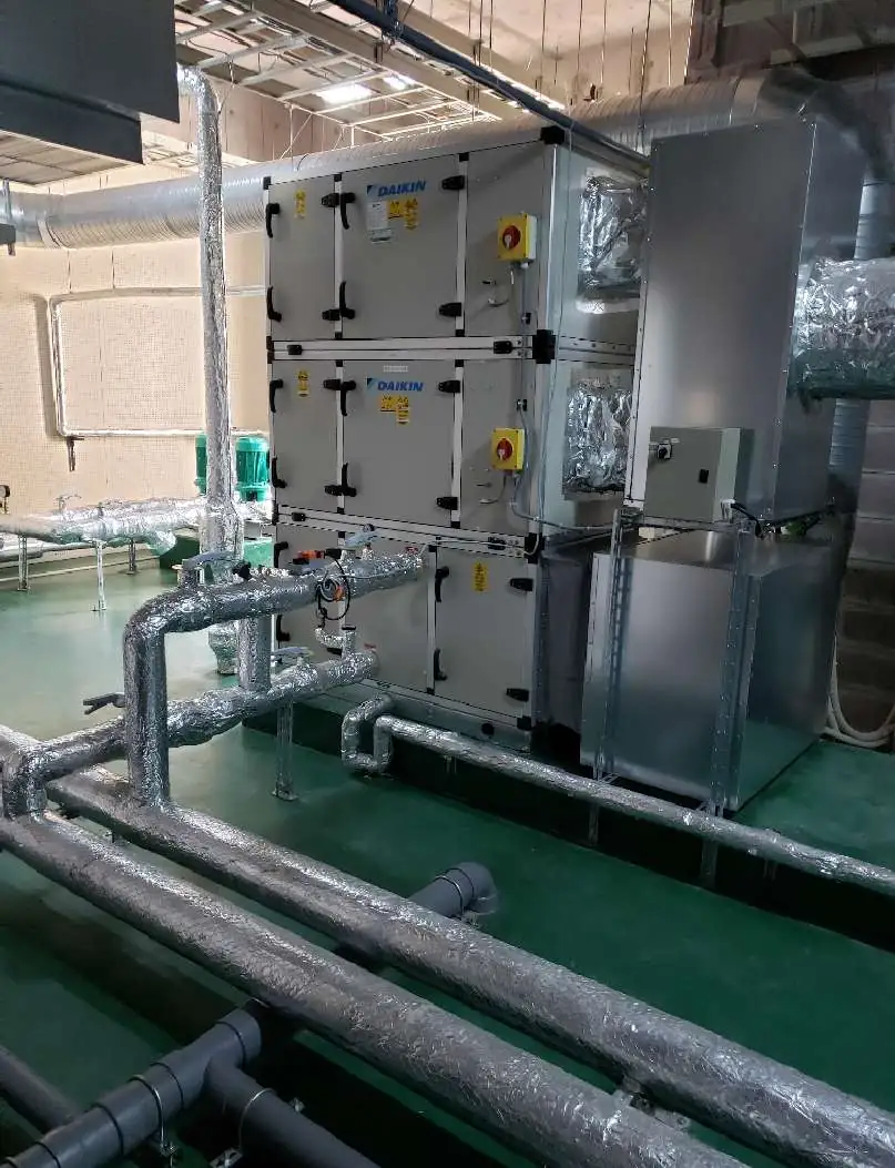 Centrale de traitement d'air Daikin raccordée à des réseaux calorifugés